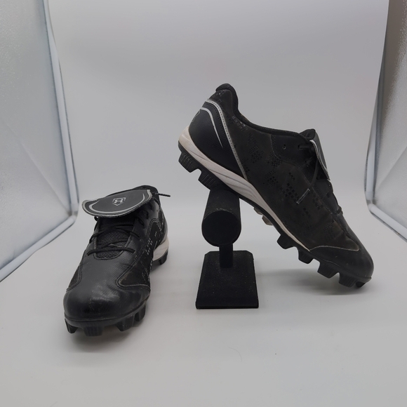 Under Armour sz 11 Women's Glyde Softball Cleats Black White ART NO.1233552-011 - Picture 2 of 11